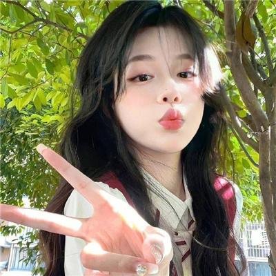 照片的她